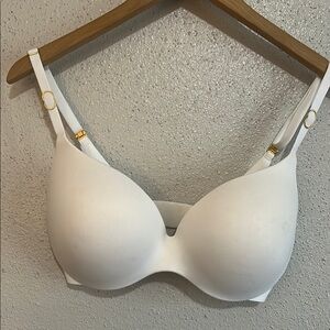 Incredible by Victoria Secret Elegant White Women's Bra Size 32DDD